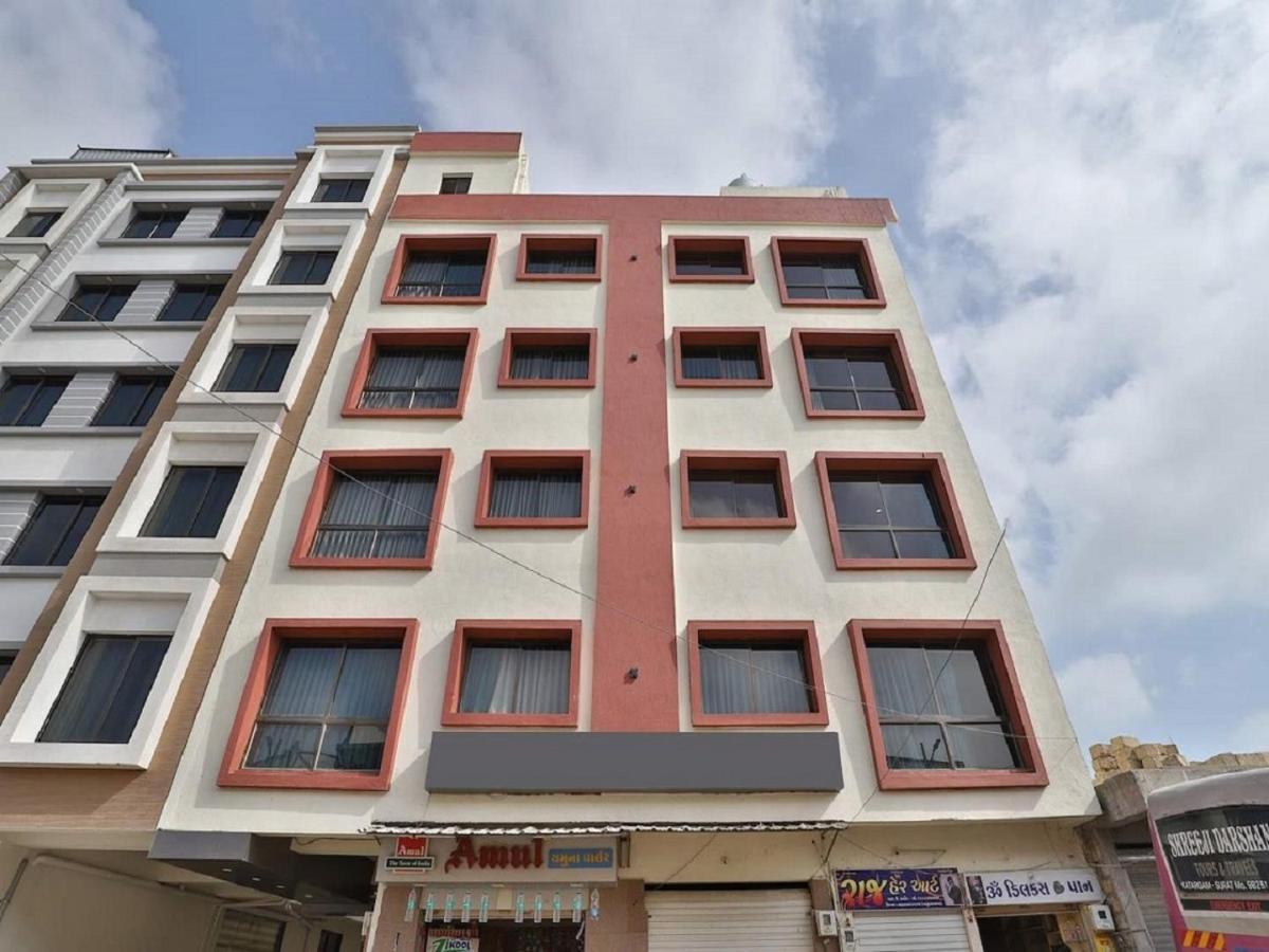 Hotel Kuber Dwārka Exterior foto